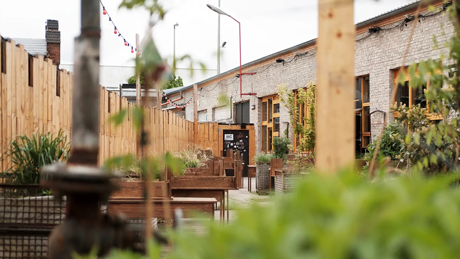 Berliner Kneipen, in denen ihr jeden Sonntag Tatort schauen könnt | Mit  Vergnügen Berlin, image size:1476x830