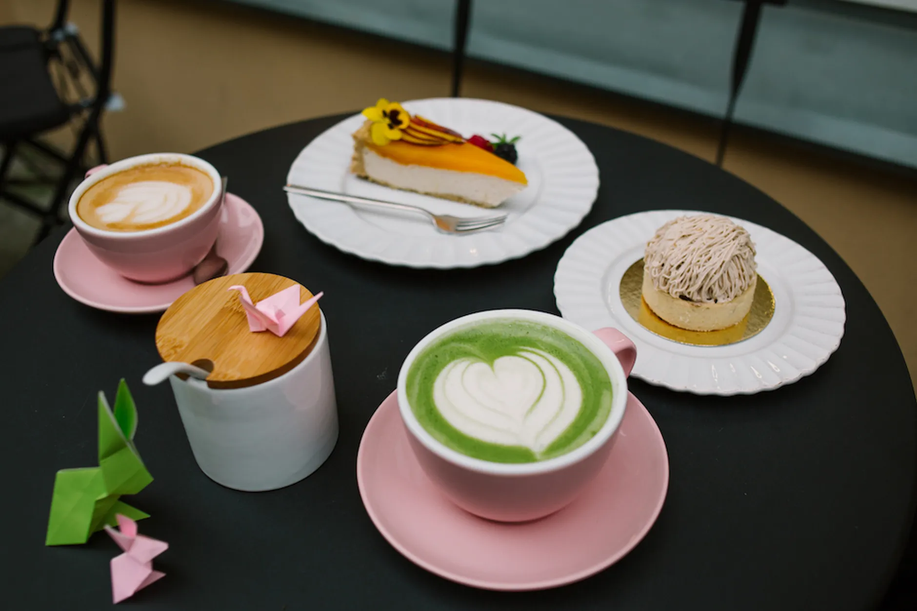 Die perfekte Kaffeepause mit nachhaltiger, veganer Ptisserie bei Sakura |  Mit Vergngen Berlin