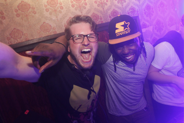 Dumme Jungs_Tek-One_JWT_Berlin (c) Sebastian Gabsch