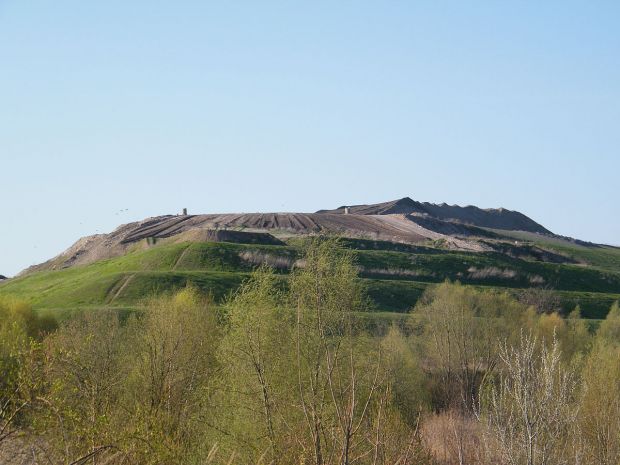 1200px-Arkenberge-hill1