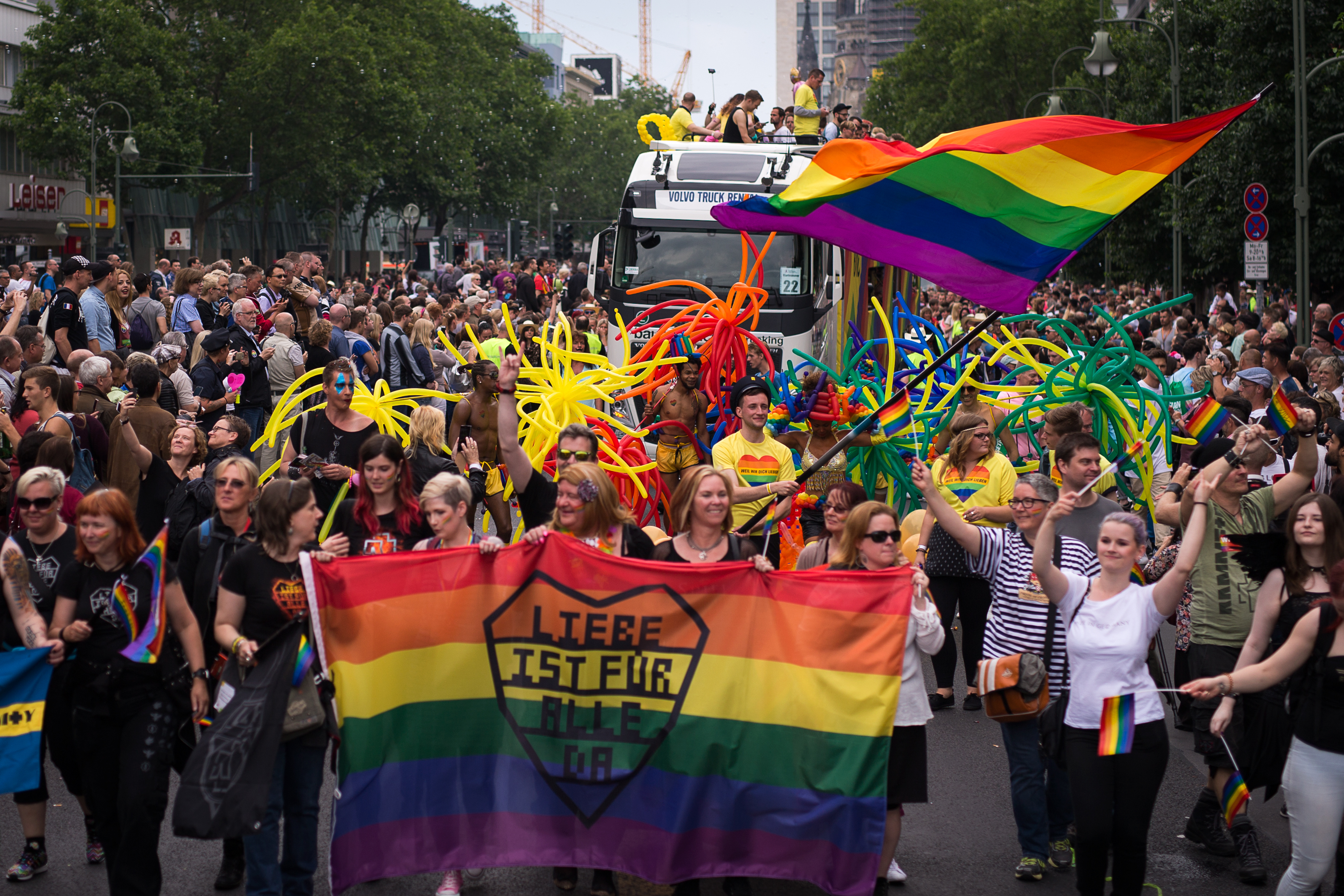 Samstag, 23.07. Christopher Street Day - Brandenburger Tor ...