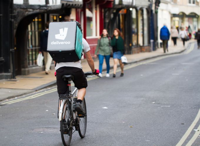 Es Regt Sich Widerstand Das Fordern Die Radkuriere Von Foodora Und Deliveroo Mit Vergnugen Berlin