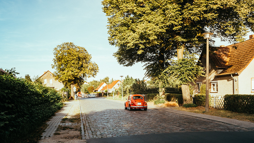 Straße mit Auto in Pankow