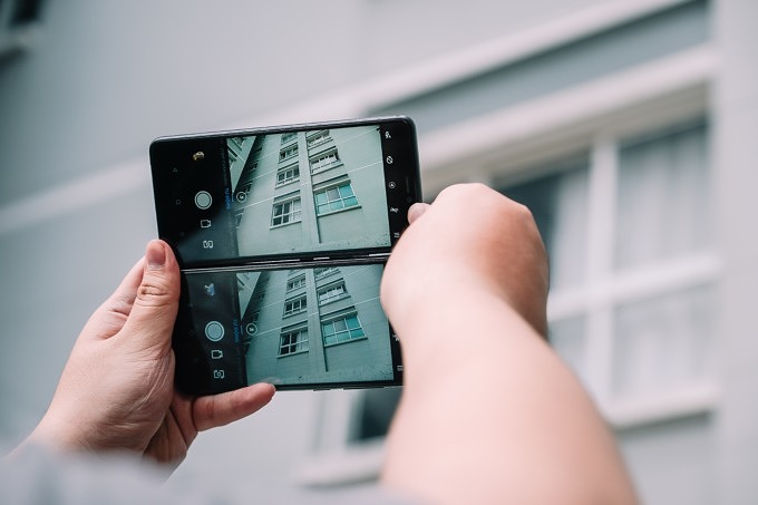 11 Gedanken Die Wir Zu Den Neuen Falt Smartphones Haben Mit Vergnugen Berlin