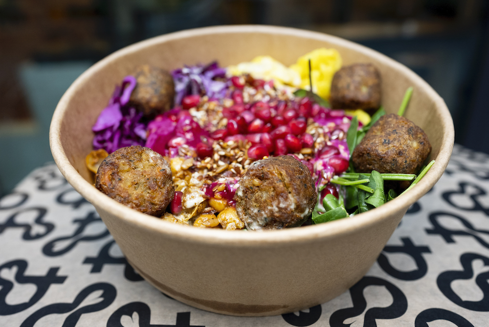 Bunte Bowls von Beets & Roots bestellen | Mit Vergnügen Berlin