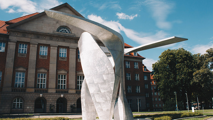 The Wings, Skulptur, Daniel Liebeskind, Siemens Verwaltungsgebäude