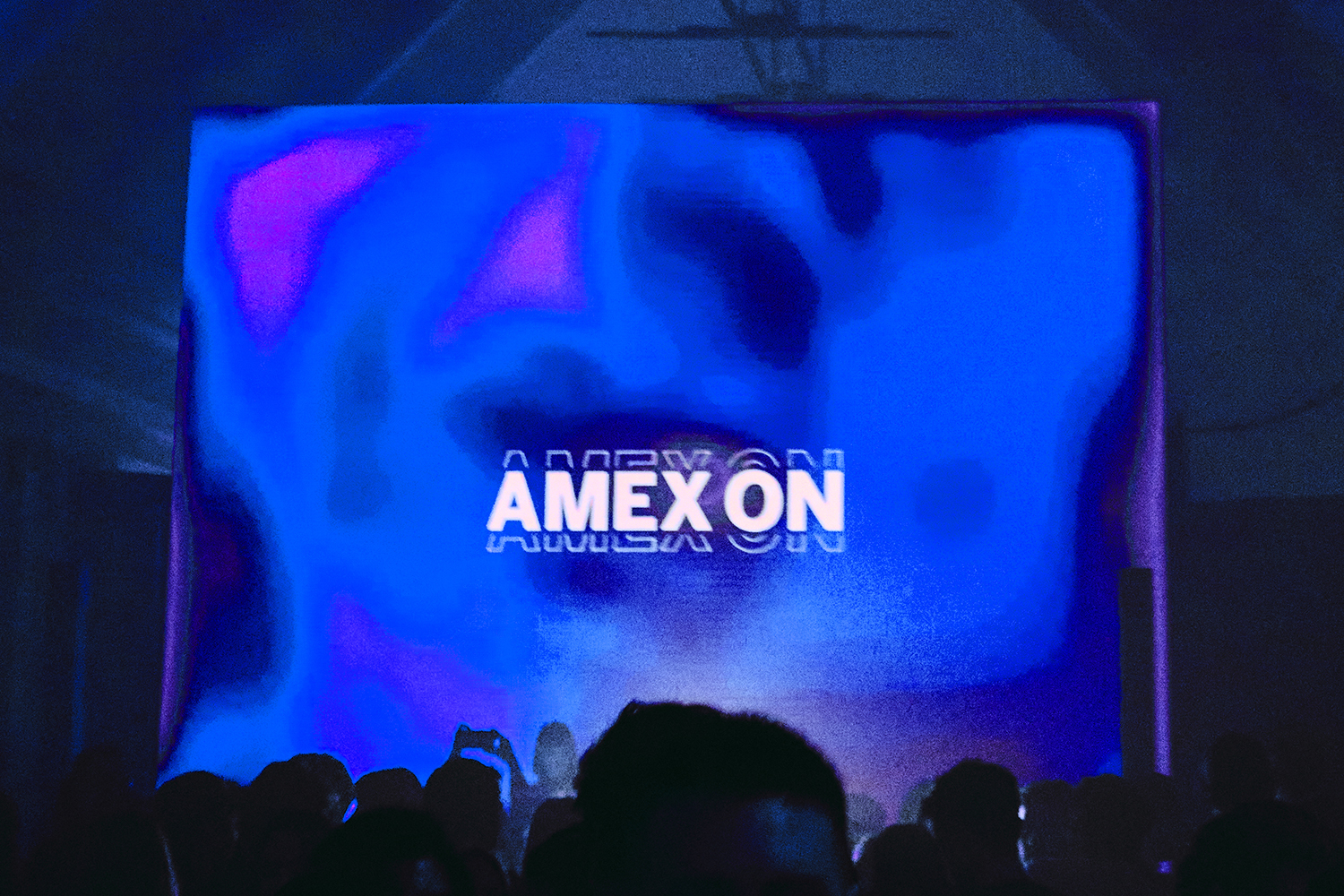 Nina Chuba Live! Mit American Express in die Uber Arena und zur Aftershow-Party Amex ON